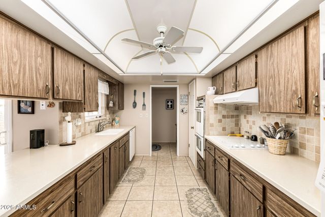 10422 W ROUNDELAY Circle, Sun City, AZ 85351