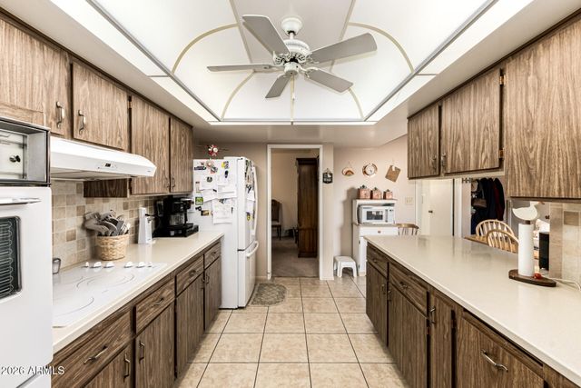 10422 W ROUNDELAY Circle, Sun City, AZ 85351