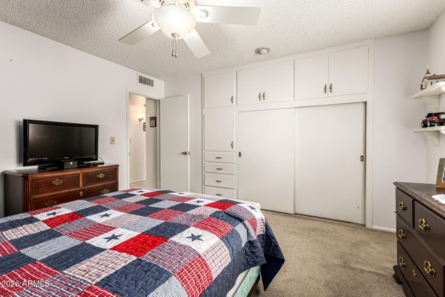 10422 W ROUNDELAY Circle, Sun City, AZ 85351