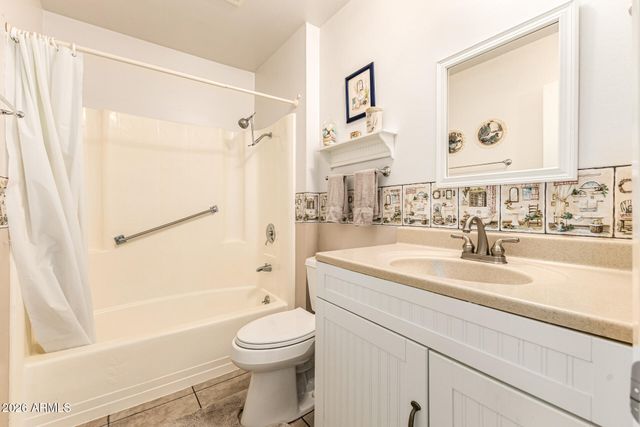 10422 W ROUNDELAY Circle, Sun City, AZ 85351