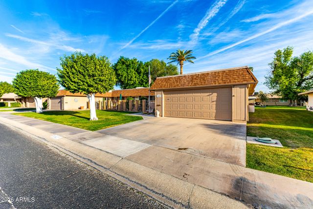10422 W ROUNDELAY Circle, Sun City, AZ 85351