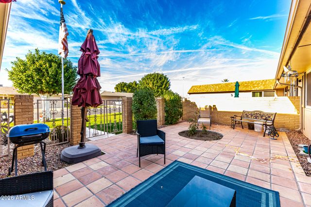 10422 W ROUNDELAY Circle, Sun City, AZ 85351