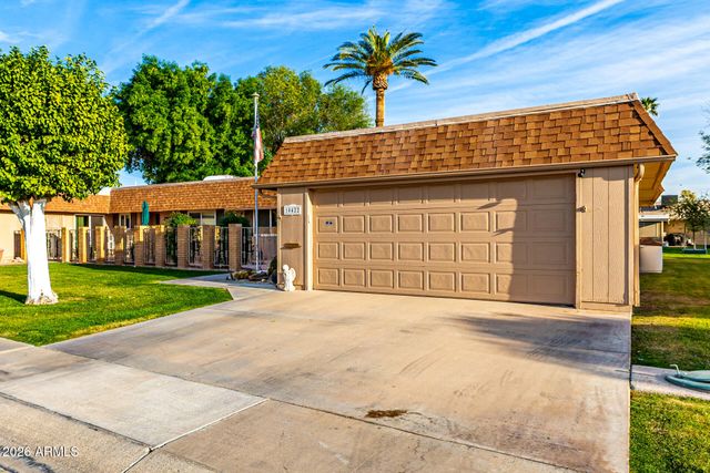10422 W ROUNDELAY Circle, Sun City, AZ 85351