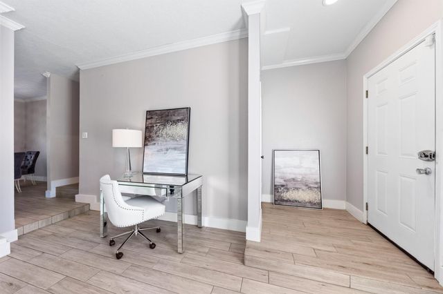 7700 Creekbend Drive 30, Houston, TX 77071