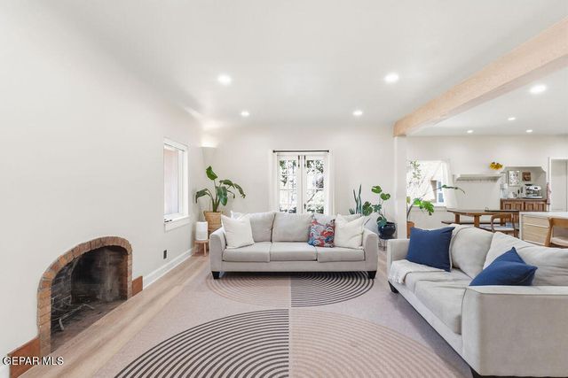 300 ROSEMONT Drive, El Paso, TX 79922