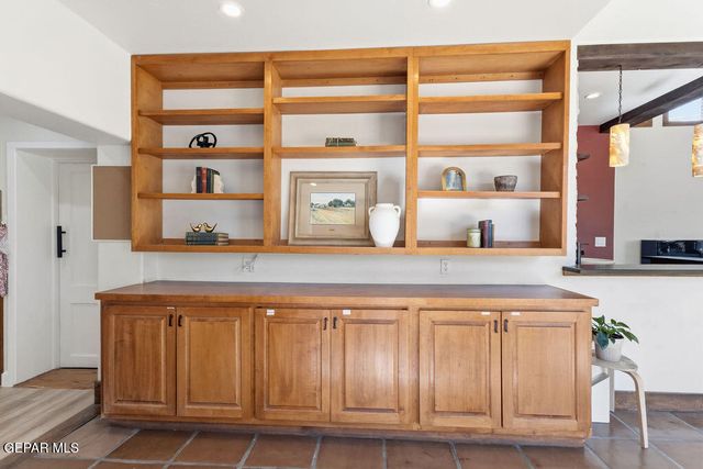 300 ROSEMONT Drive, El Paso, TX 79922