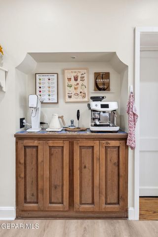 300 ROSEMONT Drive, El Paso, TX 79922