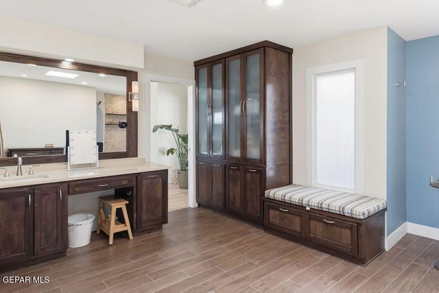 300 ROSEMONT Drive, El Paso, TX 79922