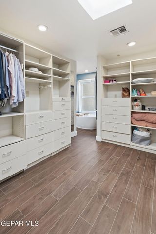 300 ROSEMONT Drive, El Paso, TX 79922