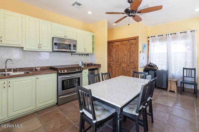 300 ROSEMONT Drive, El Paso, TX 79922