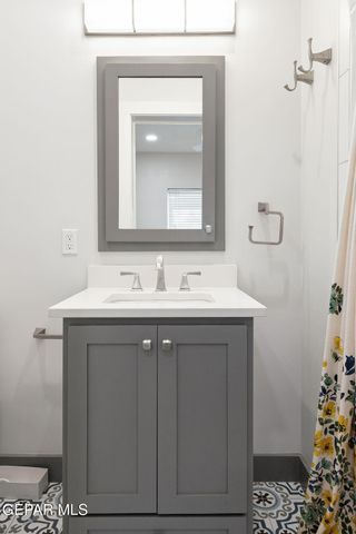 300 ROSEMONT Drive, El Paso, TX 79922