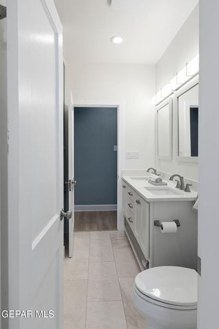 300 ROSEMONT Drive, El Paso, TX 79922