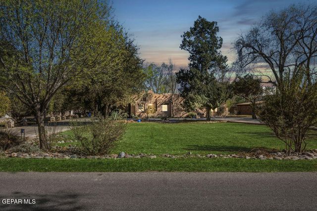 300 ROSEMONT Drive, El Paso, TX 79922