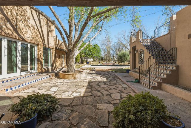 300 ROSEMONT Drive, El Paso, TX 79922