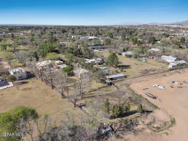 300 ROSEMONT Drive, El Paso, TX 79922