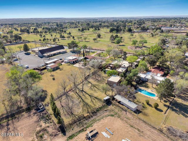 300 ROSEMONT Drive, El Paso, TX 79922