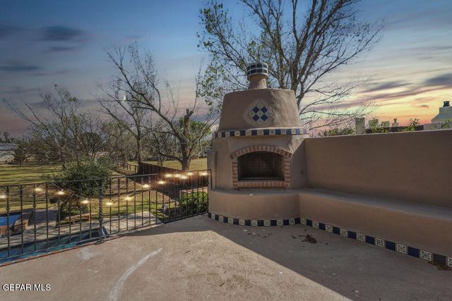 300 ROSEMONT Drive, El Paso, TX 79922