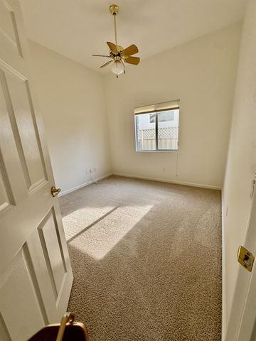 325 Savannah Ct, Roseville, CA 95747