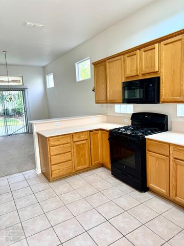 325 Savannah Ct, Roseville, CA 95747