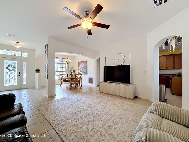 208 Grouper Circle SE, Palm Bay, FL 32909