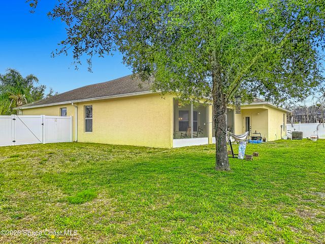 208 Grouper Circle SE, Palm Bay, FL 32909