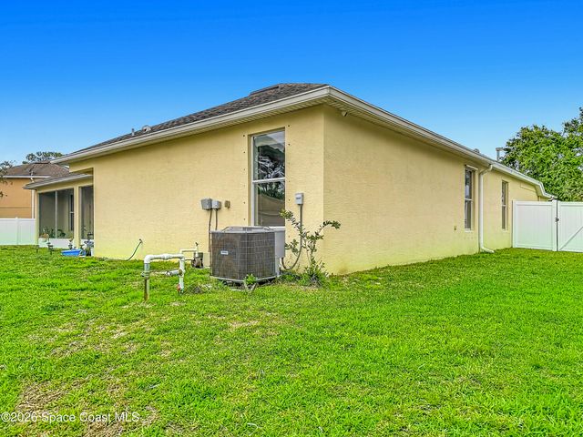 208 Grouper Circle SE, Palm Bay, FL 32909