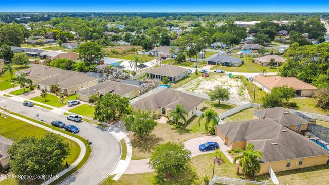 208 Grouper Circle SE, Palm Bay, FL 32909