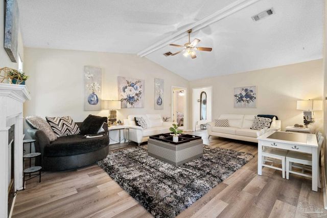 4701 Kitty Hawk Cir, Gulf Breeze, FL 32563