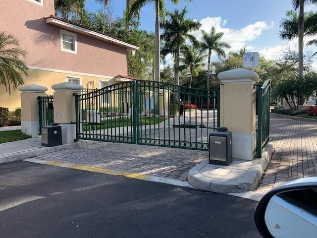 6976 W Sample Rd 6976, Coral Springs, FL 33067