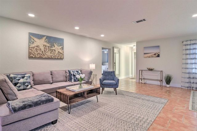 4107 COCONUT TERRACE, Bradenton, FL 34210
