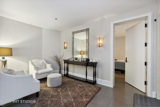 118 E ERIE Street 31F, Chicago, IL 60611