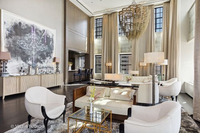 118 E ERIE Street 31F, Chicago, IL 60611