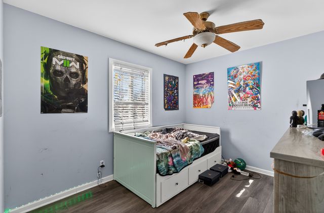 196 Hadleigh Road, Bolingbrook, IL 60440