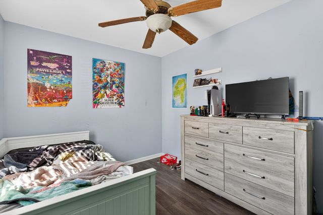 196 Hadleigh Road, Bolingbrook, IL 60440