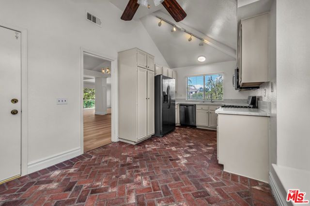 455 Kennerick Lane, Simi Valley, CA 93065