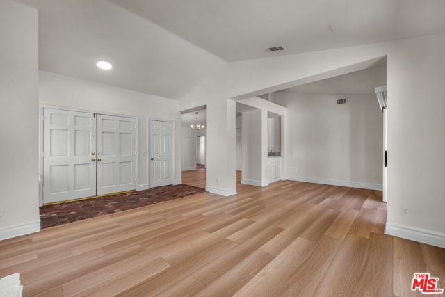 455 Kennerick Lane, Simi Valley, CA 93065