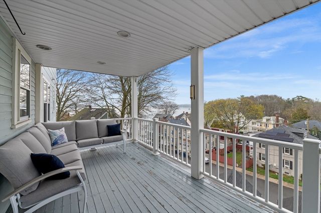 18 Ocean Ter 2, Salem, MA 01970