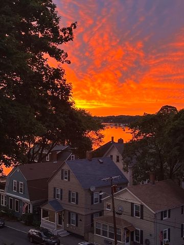 18 Ocean Ter 2, Salem, MA 01970