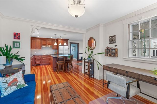 18 Ocean Ter 2, Salem, MA 01970