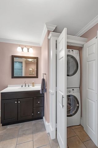 18 Ocean Ter 2, Salem, MA 01970