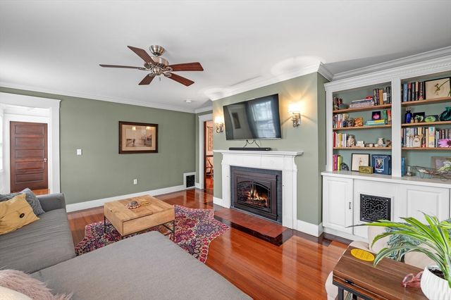 18 Ocean Ter 2, Salem, MA 01970