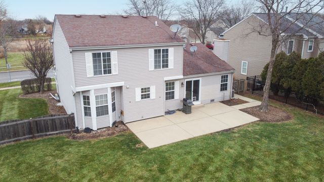 1360 Rose Avenue, Carol Stream, IL 60188