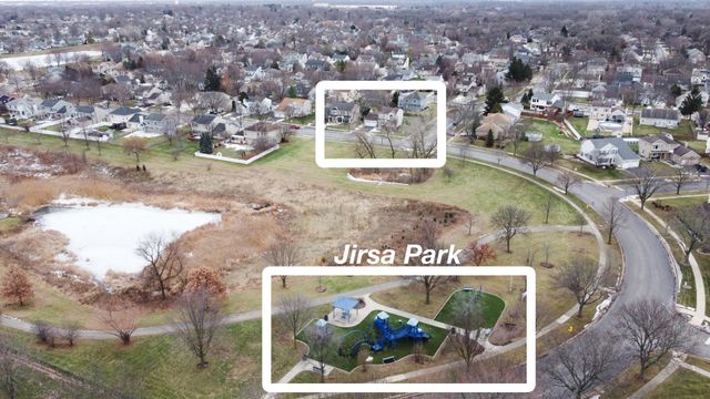 1360 Rose Avenue, Carol Stream, IL 60188