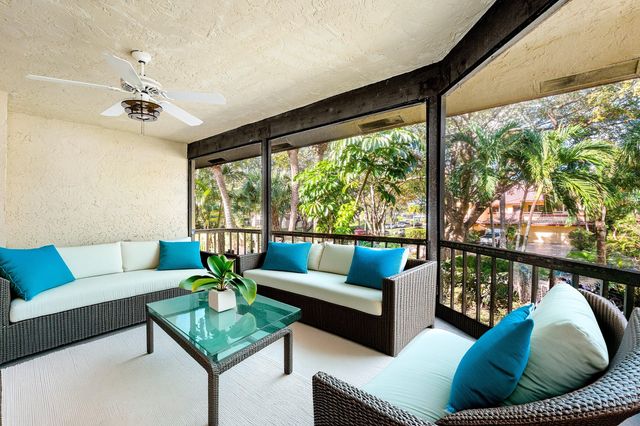 5294 10th Fairway Drive, Delray Beach, FL 33484