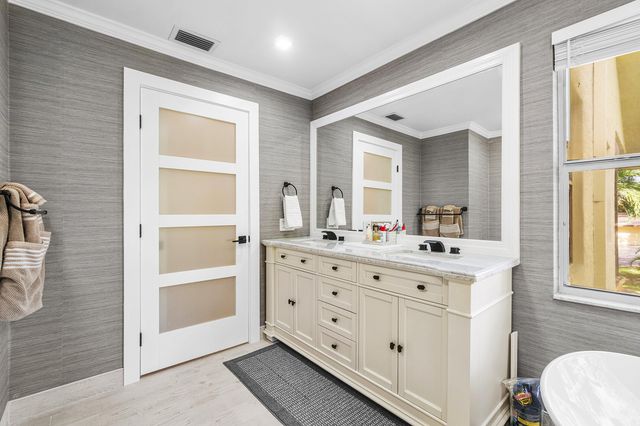 5294 10th Fairway Drive, Delray Beach, FL 33484