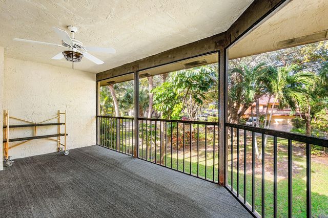 5294 10th Fairway Drive, Delray Beach, FL 33484