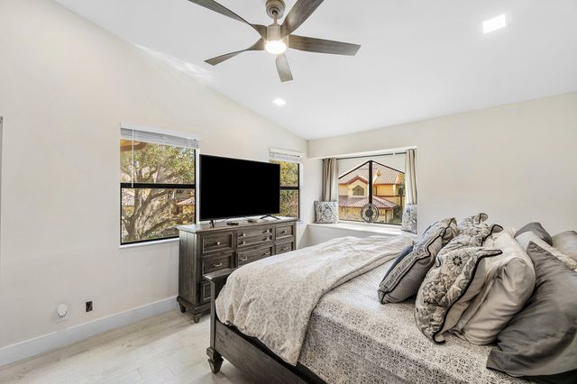 5294 10th Fairway Drive, Delray Beach, FL 33484