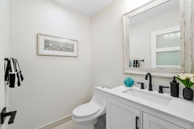 5294 10th Fairway Drive, Delray Beach, FL 33484