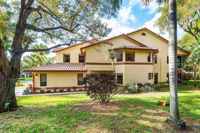 5294 10th Fairway Drive, Delray Beach, FL 33484