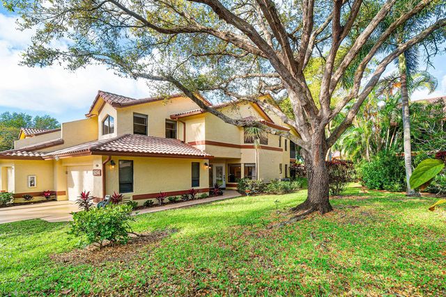 5294 10th Fairway Drive, Delray Beach, FL 33484